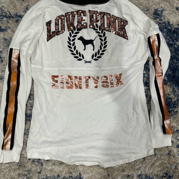 PINK Victoria's Secret White V-Neck Tee - Picture 6 of 11